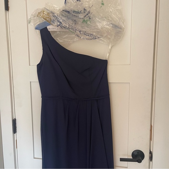 Davids Bridal Chiffon one-shoulder bridesmaid dress with cascade Navy/marine - Picture 7 of 12